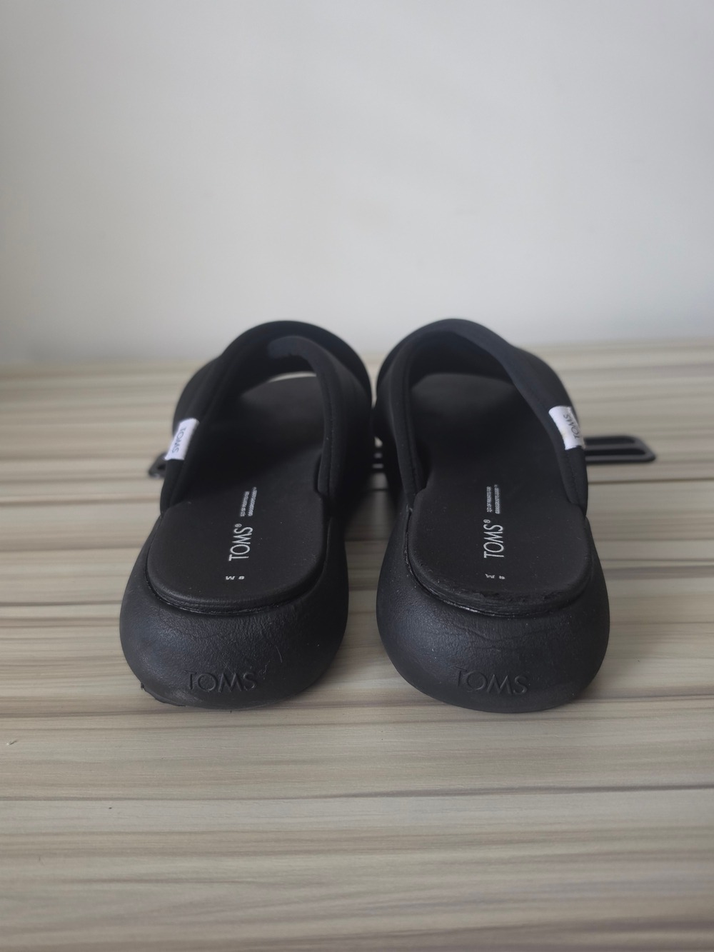 Toms Black Crossed-Strap Slide Sandals Size 8 - Picture 6 of 9